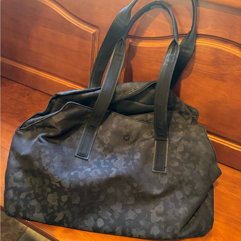 lululemon athletica Black Shoulder Bag